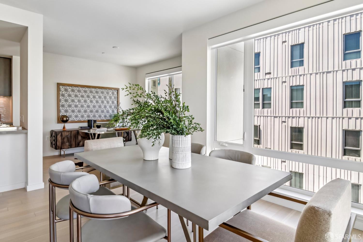 Detail Gallery Image 9 of 35 For 51 Innes Ct #403,  San Francisco,  CA 94124 - 3 Beds | 2 Baths
