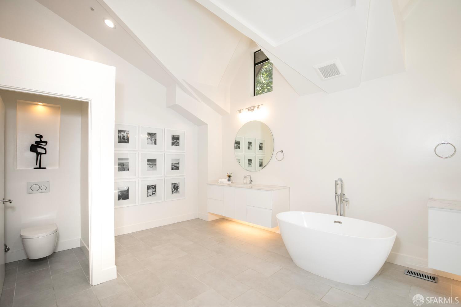 Detail Gallery Image 25 of 46 For 45 Bay Forest Dr, Oakland,  CA 94611 - 5 Beds | 3/1 Baths