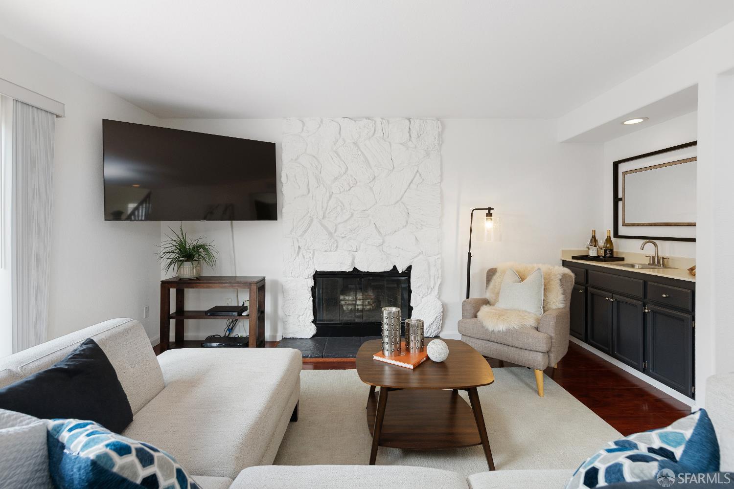 Detail Gallery Image 12 of 32 For 5567 Woodview Dr, El Sobrante,  CA 94803 - 3 Beds | 2/1 Baths