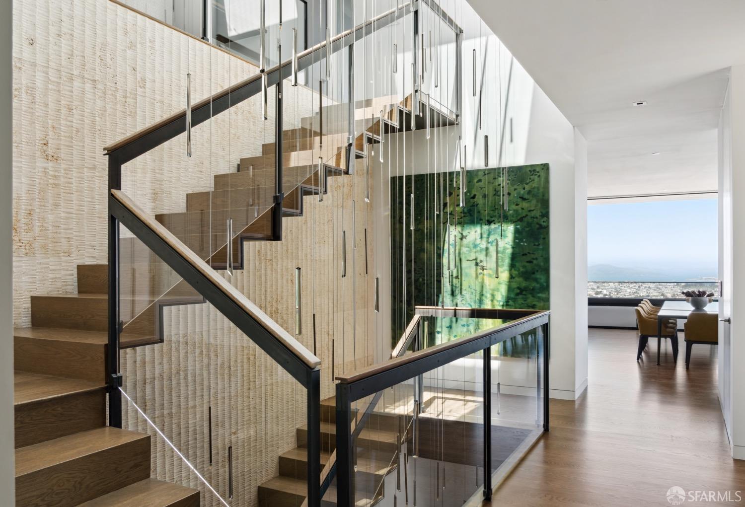Detail Gallery Image 17 of 52 For 150 Glenbrook Ave, San Francisco,  CA 94114 - 6 Beds | 6/2 Baths