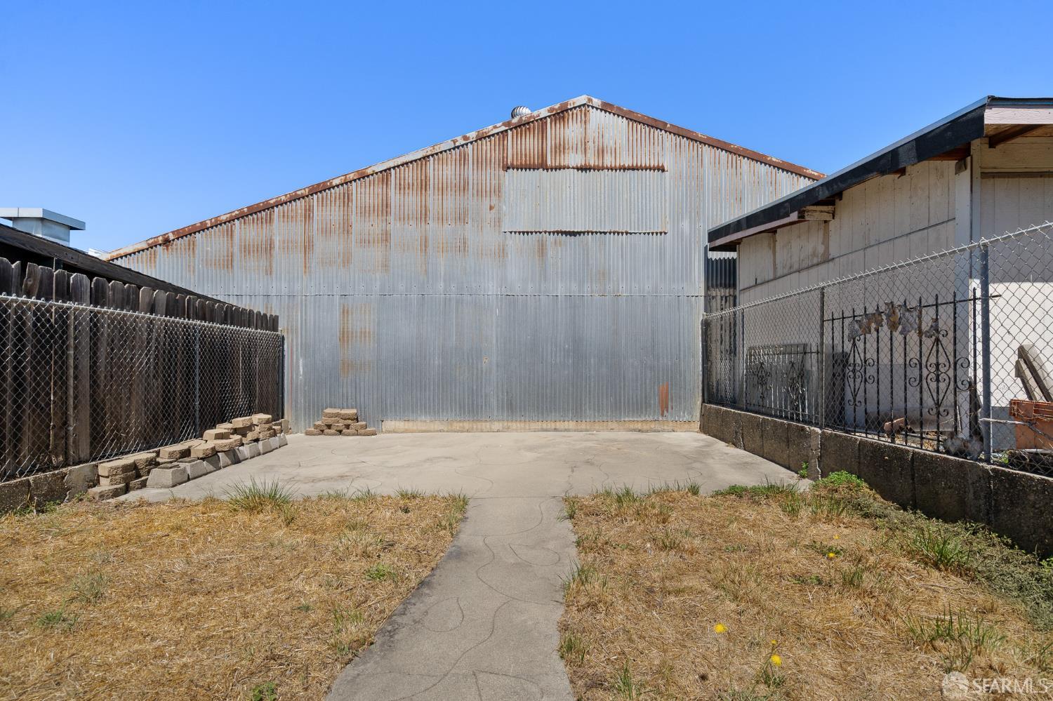 Detail Gallery Image 37 of 44 For 1224 Egbert Ave, San Francisco,  CA 94124 - 3 Beds | 3 Baths