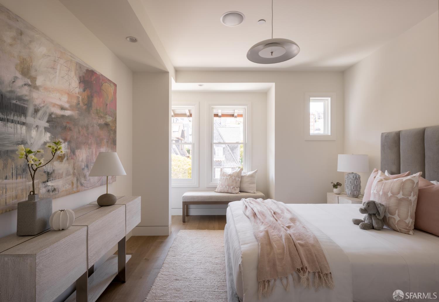 Detail Gallery Image 24 of 52 For 2724 Filbert St, San Francisco,  CA 94123 - 6 Beds | 6/2 Baths