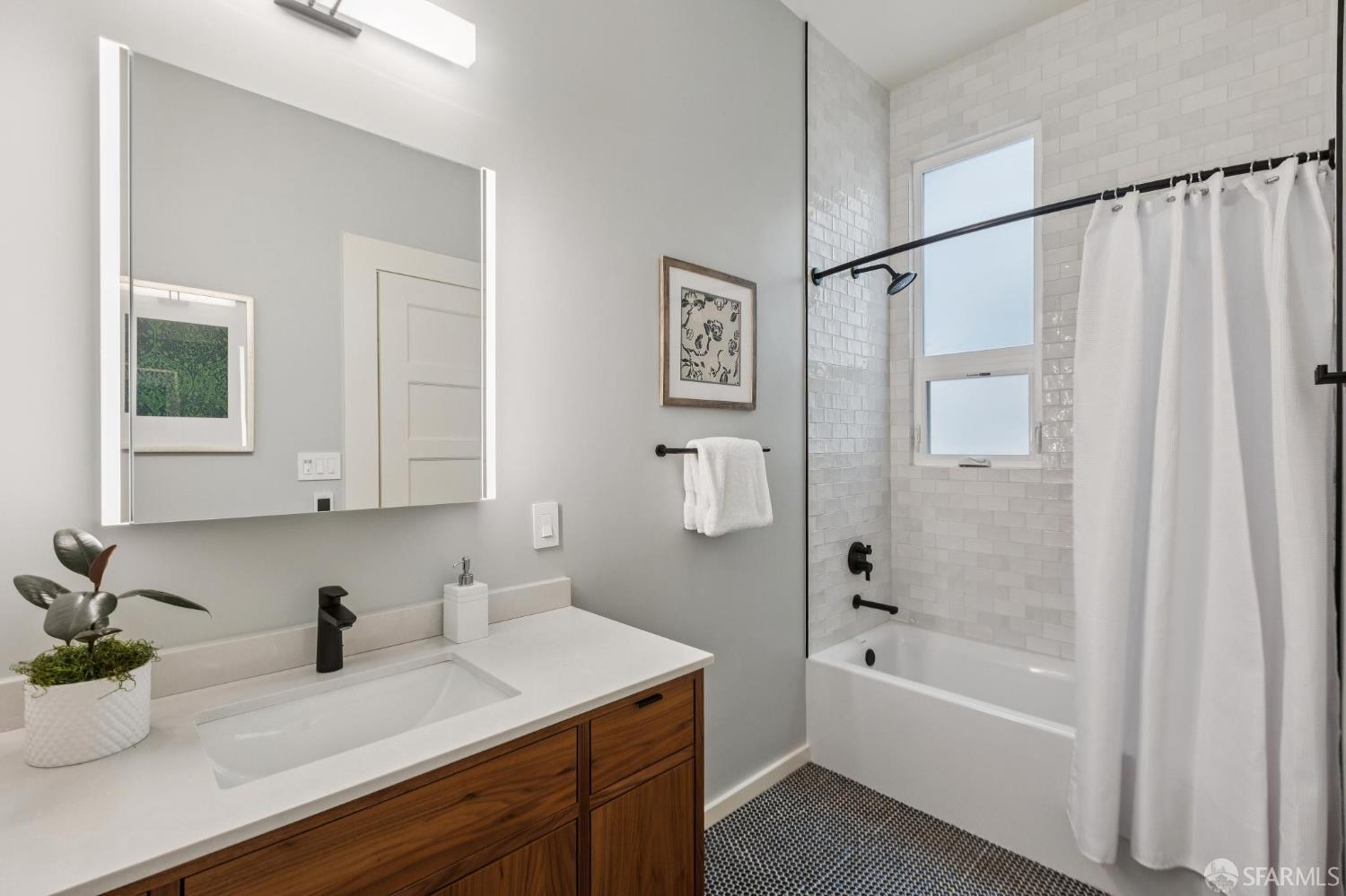 Photo #35: 425053724 Listing: Photo #35