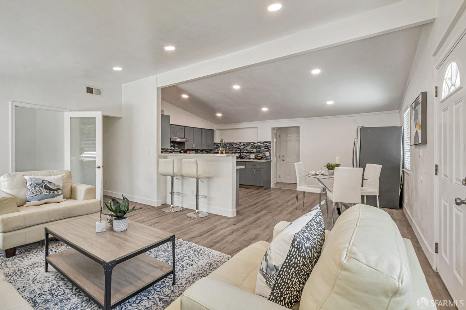 Detail Gallery Image 4 of 17 For 1813 Tampa Way, San Jose,  CA 95122 - 3 Beds | 2 Baths