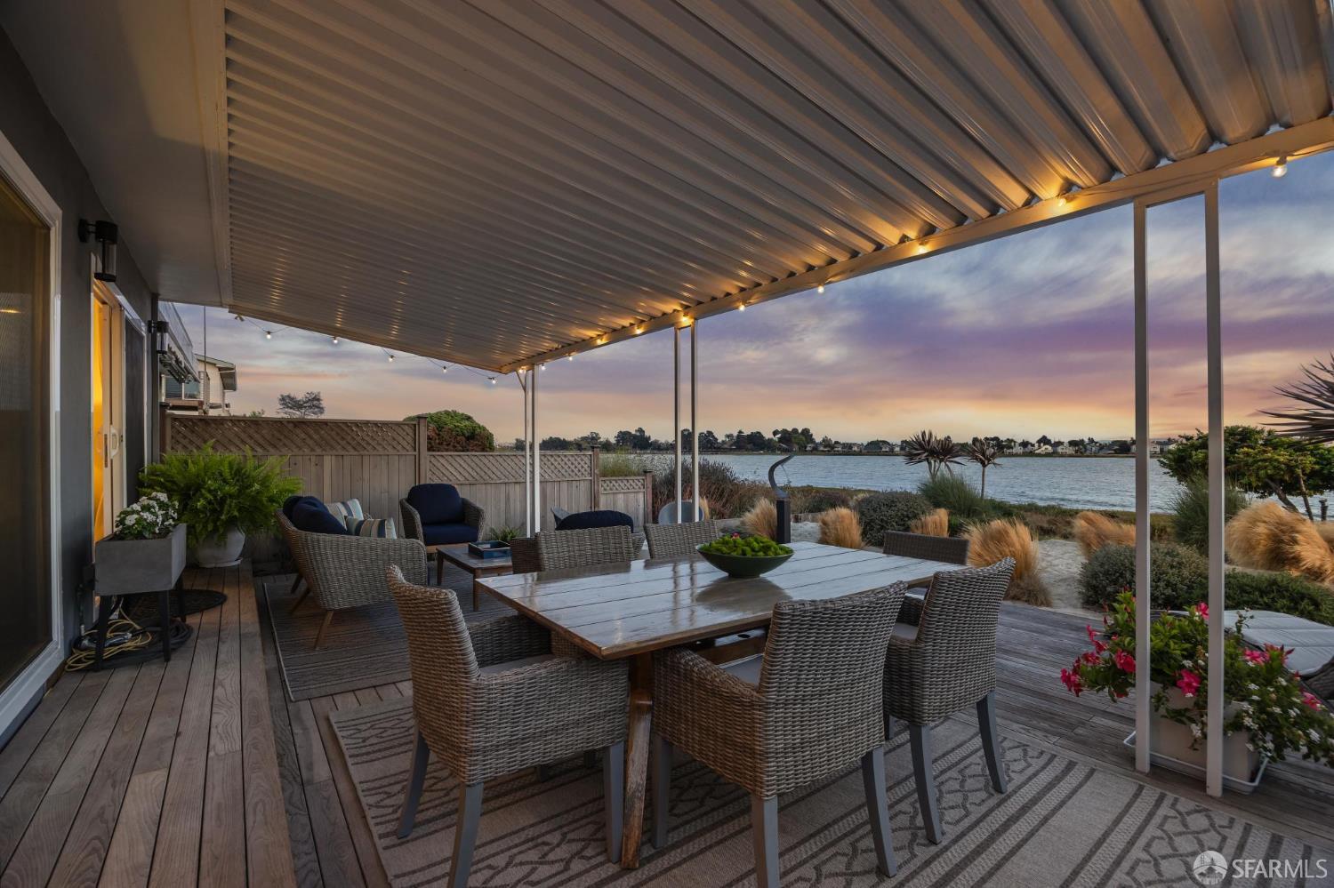 Detail Gallery Image 29 of 45 For 2916 Bayview Dr, Alameda,  CA 94501 - 2 Beds | 2 Baths