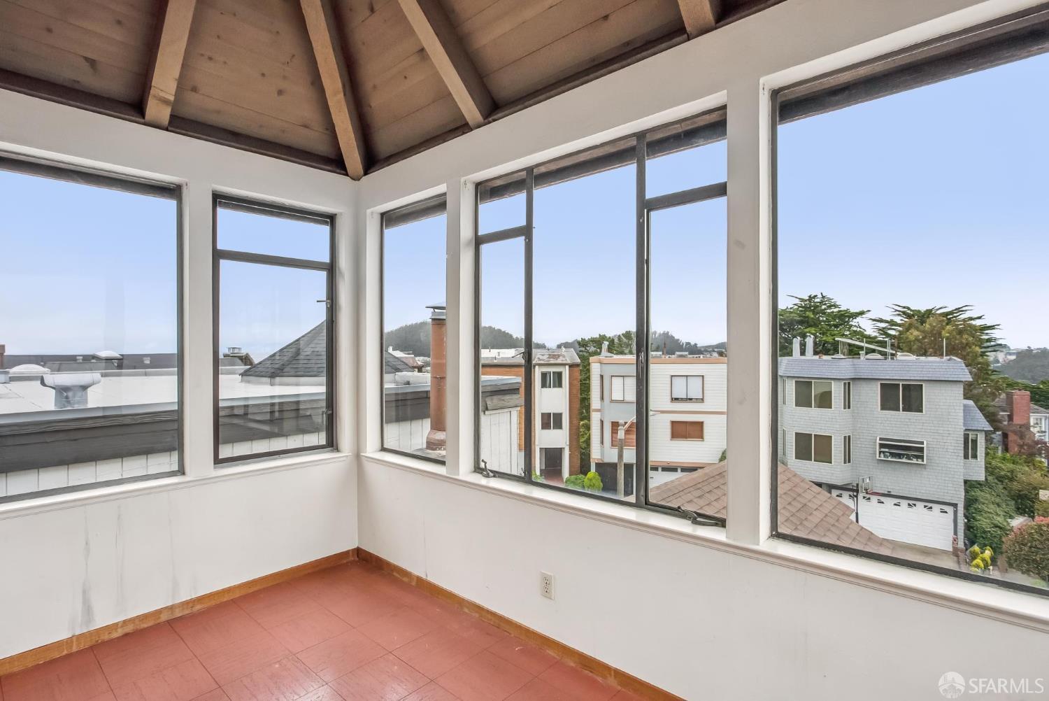 Detail Gallery Image 89 of 98 For 19 Gateview Ct, San Francisco,  CA 94116 - 4 Beds | 2/1 Baths
