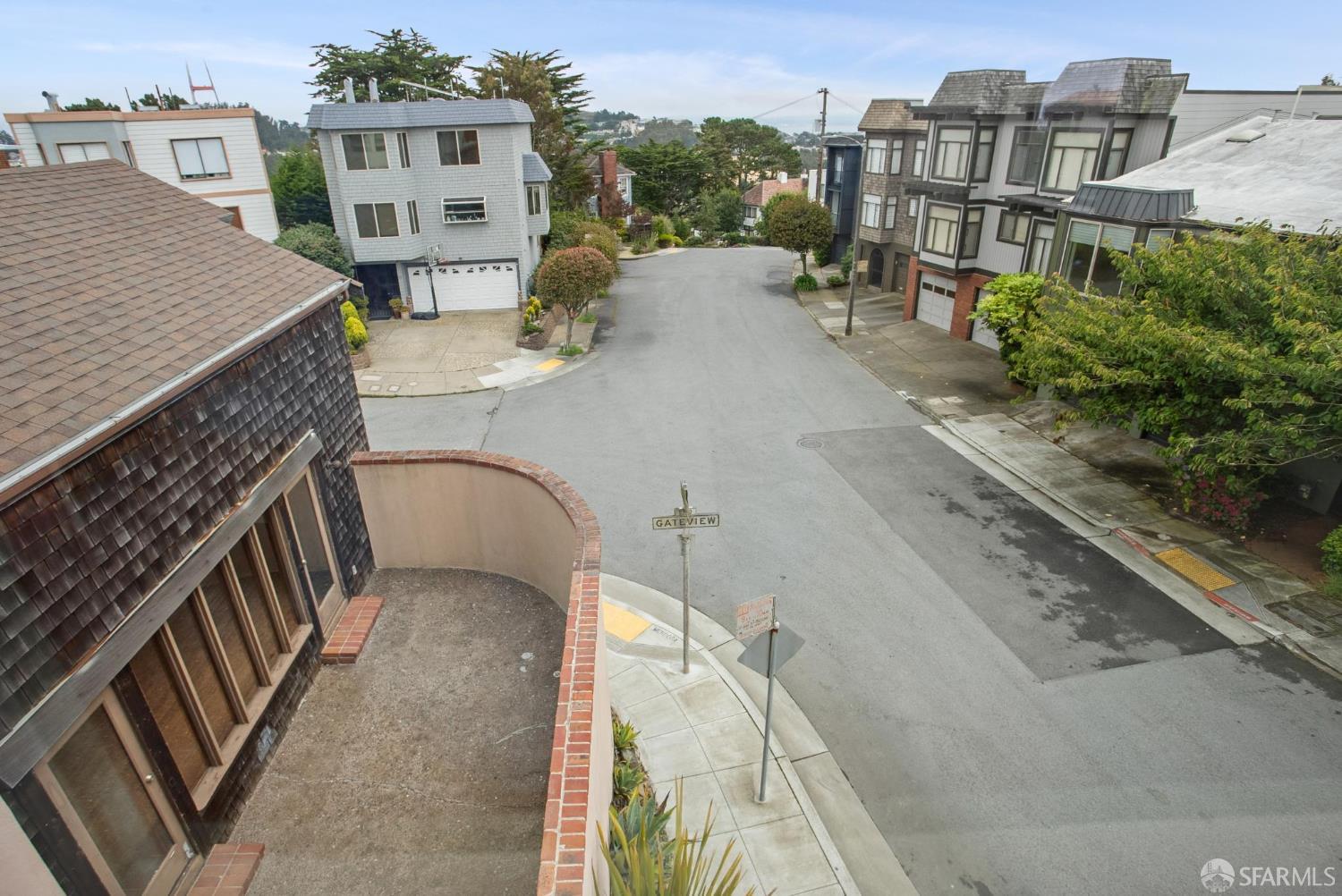 Detail Gallery Image 81 of 98 For 19 Gateview Ct, San Francisco,  CA 94116 - 4 Beds | 2/1 Baths