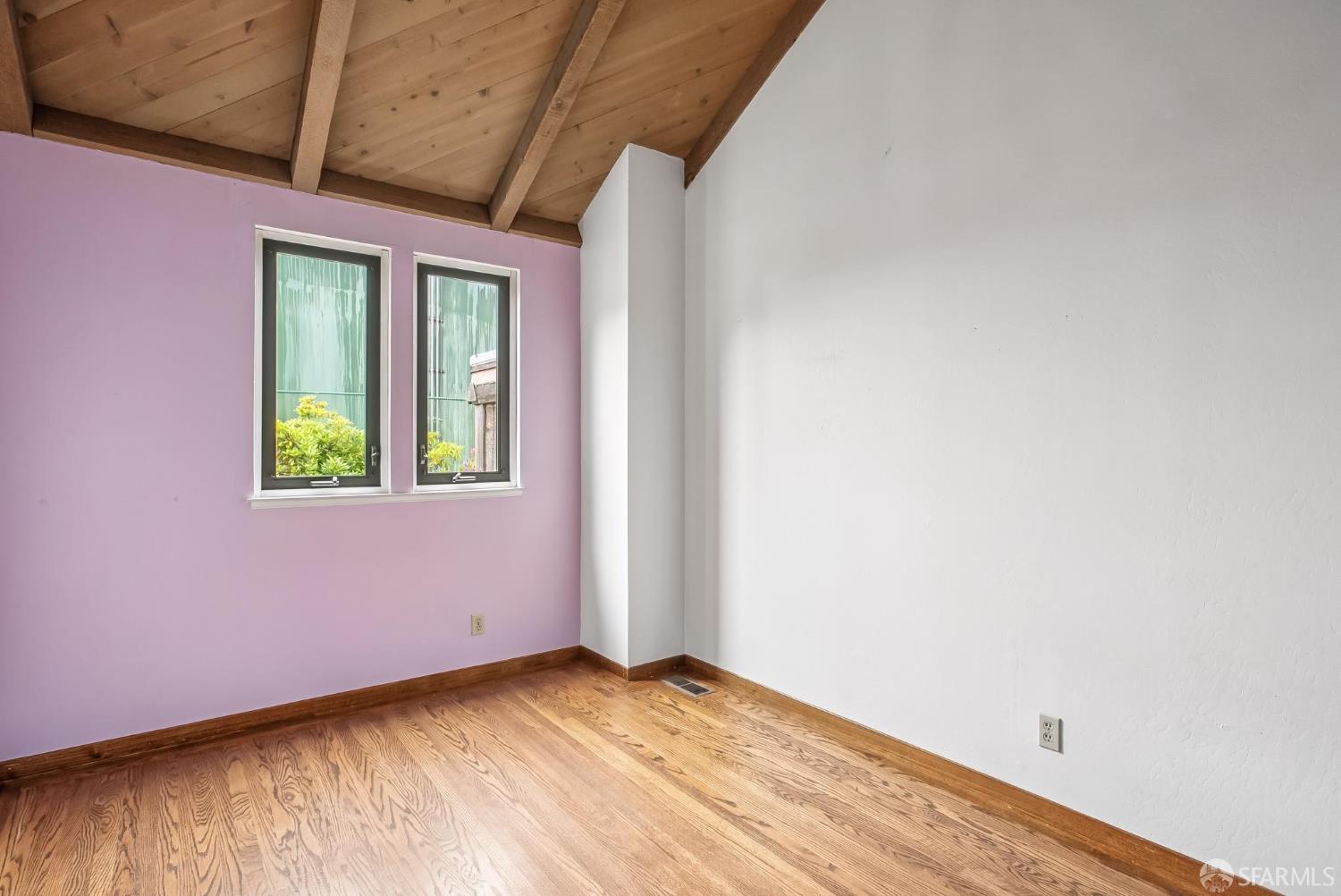 Detail Gallery Image 70 of 98 For 19 Gateview Ct, San Francisco,  CA 94116 - 4 Beds | 2/1 Baths