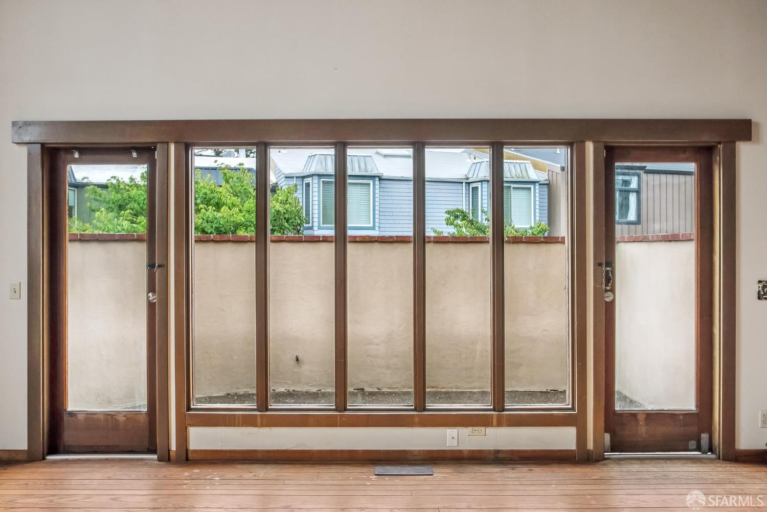 Detail Gallery Image 20 of 98 For 19 Gateview Ct, San Francisco,  CA 94116 - 4 Beds | 2/1 Baths