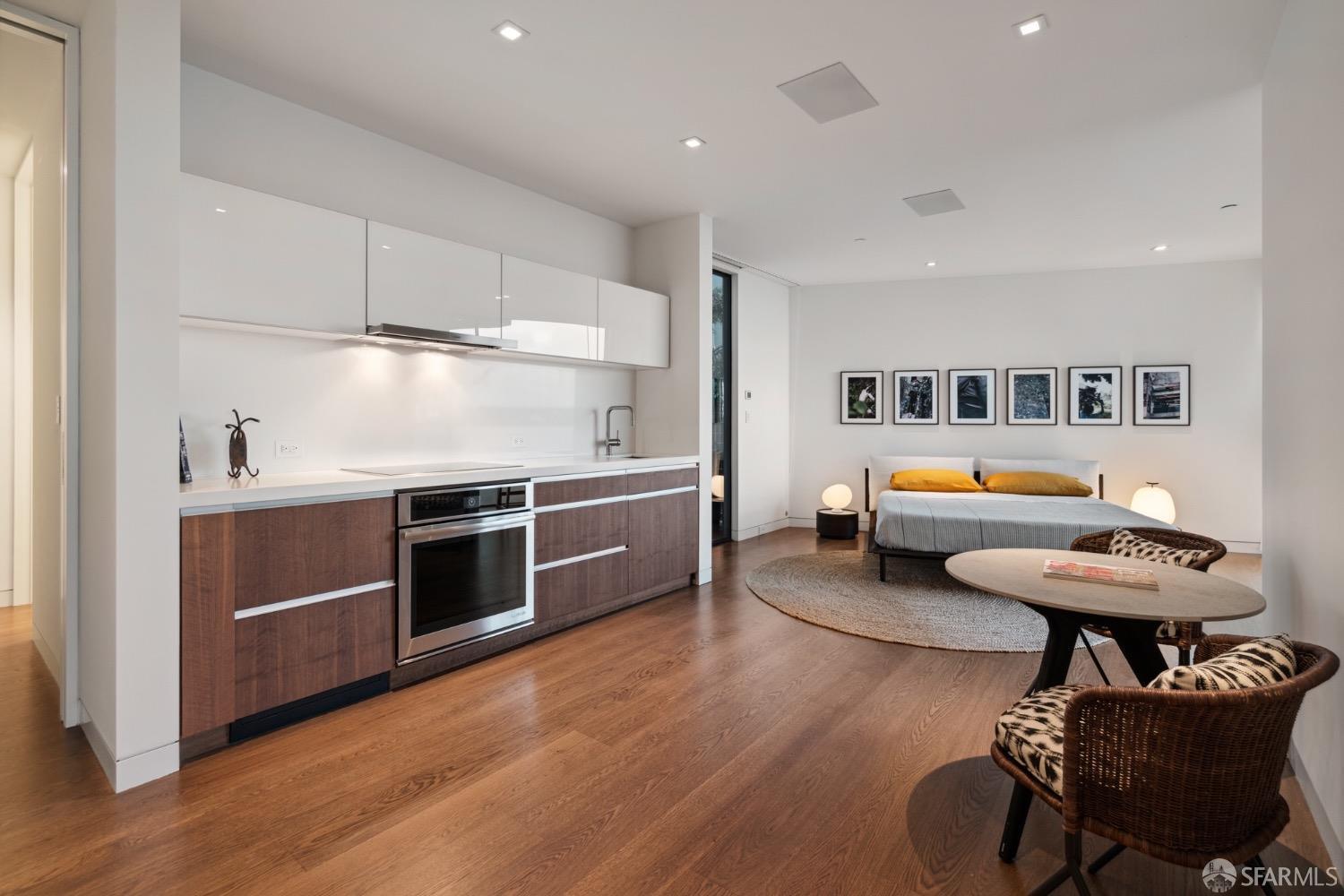 Detail Gallery Image 36 of 52 For 150 Glenbrook Ave, San Francisco,  CA 94114 - 6 Beds | 6/2 Baths
