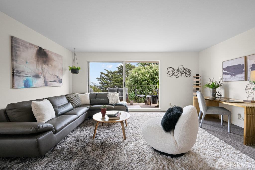 Photo #3: 425054277 Listing 