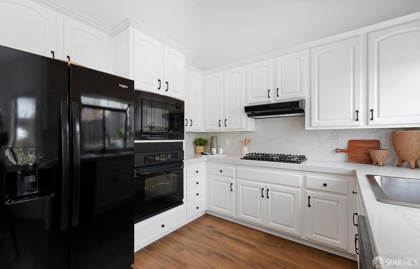Detail Gallery Image 8 of 32 For 5567 Woodview Dr, El Sobrante,  CA 94803 - 3 Beds | 2/1 Baths