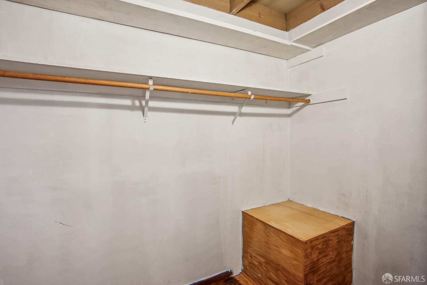 Detail Gallery Image 39 of 98 For 19 Gateview Ct, San Francisco,  CA 94116 - 4 Beds | 2/1 Baths