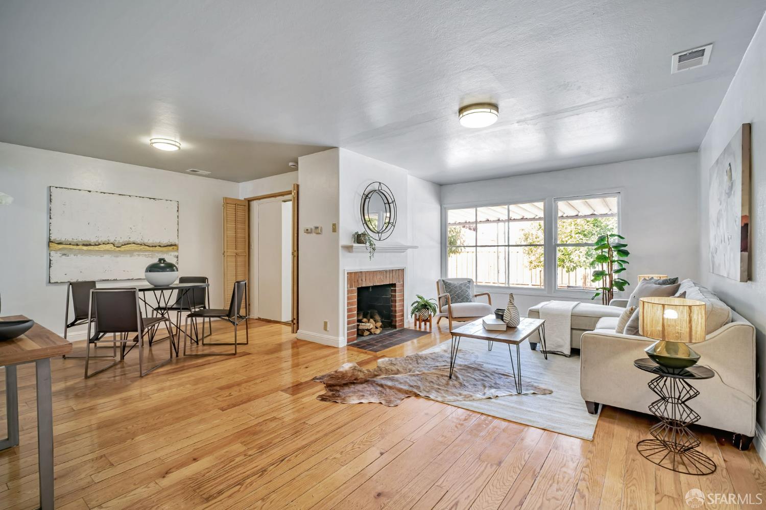 Detail Gallery Image 3 of 26 For 1315 Dorothy Ave, San Leandro,  CA 94578 - 2 Beds | 1 Baths