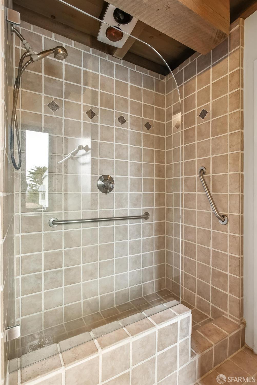 Detail Gallery Image 44 of 98 For 19 Gateview Ct, San Francisco,  CA 94116 - 4 Beds | 2/1 Baths