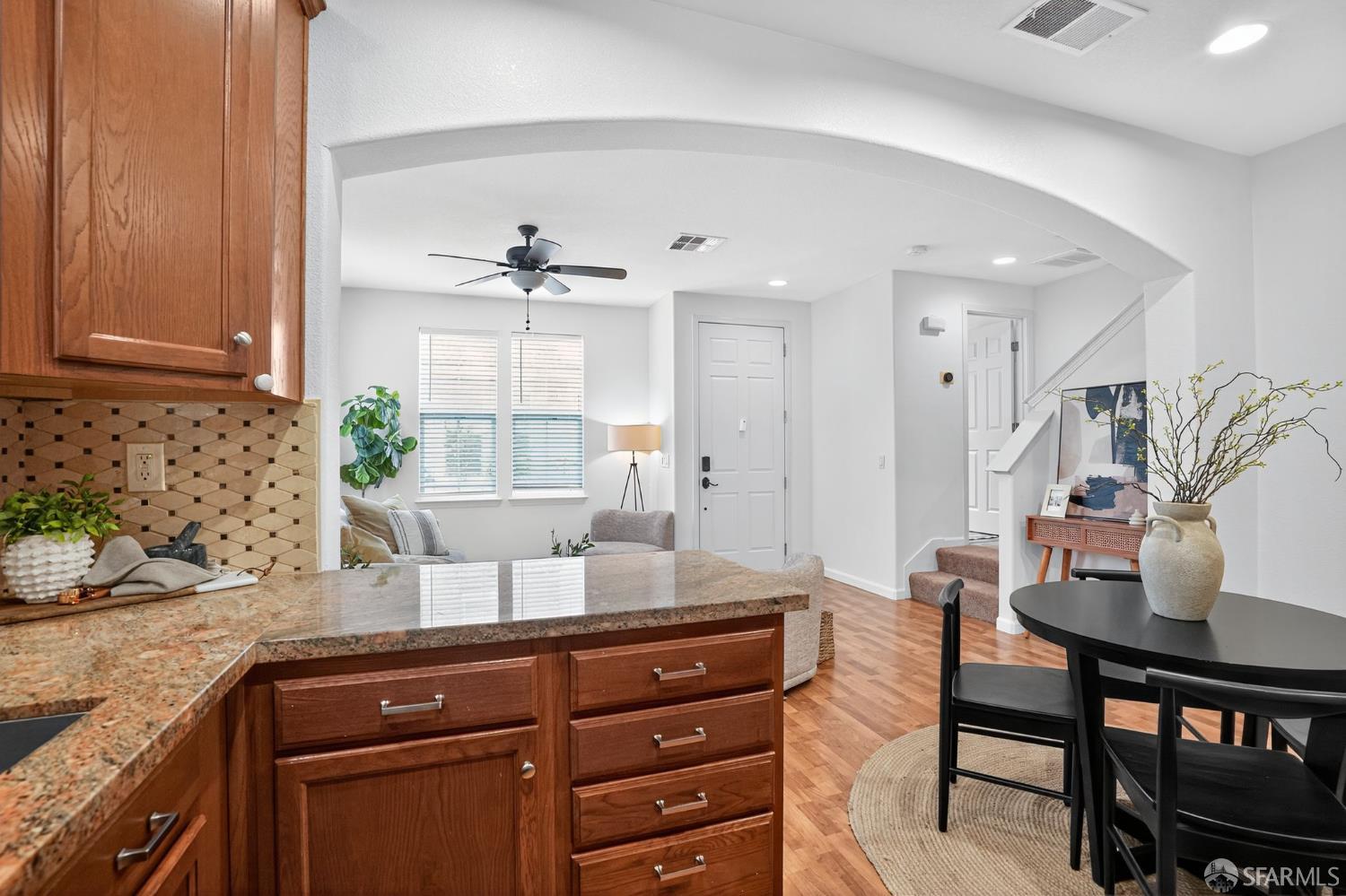 Detail Gallery Image 14 of 30 For 307 Toscana Way, Hayward,  CA 94545 - 3 Beds | 2/1 Baths