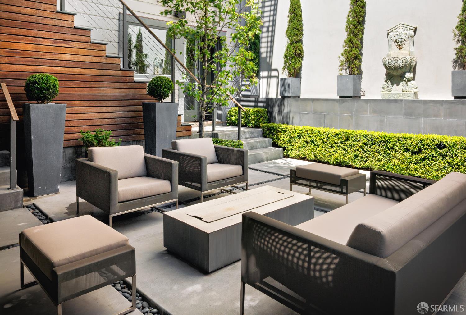 Detail Gallery Image 32 of 35 For 447 Greenwich St, San Francisco,  CA 94133 - – Beds | – Baths