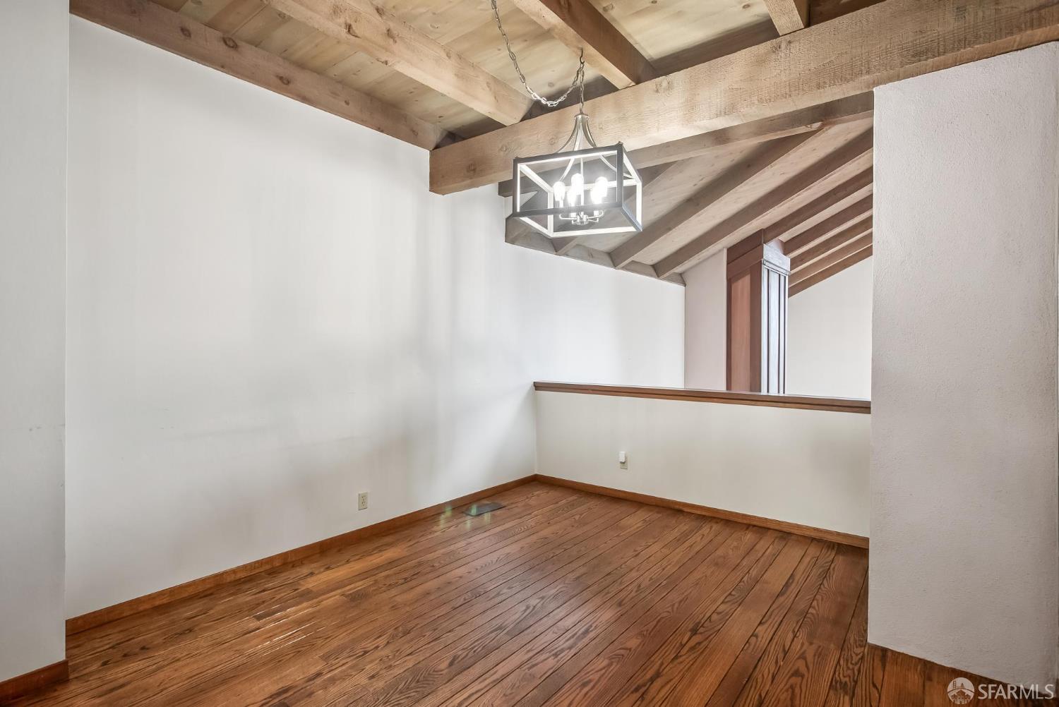 Detail Gallery Image 28 of 98 For 19 Gateview Ct, San Francisco,  CA 94116 - 4 Beds | 2/1 Baths