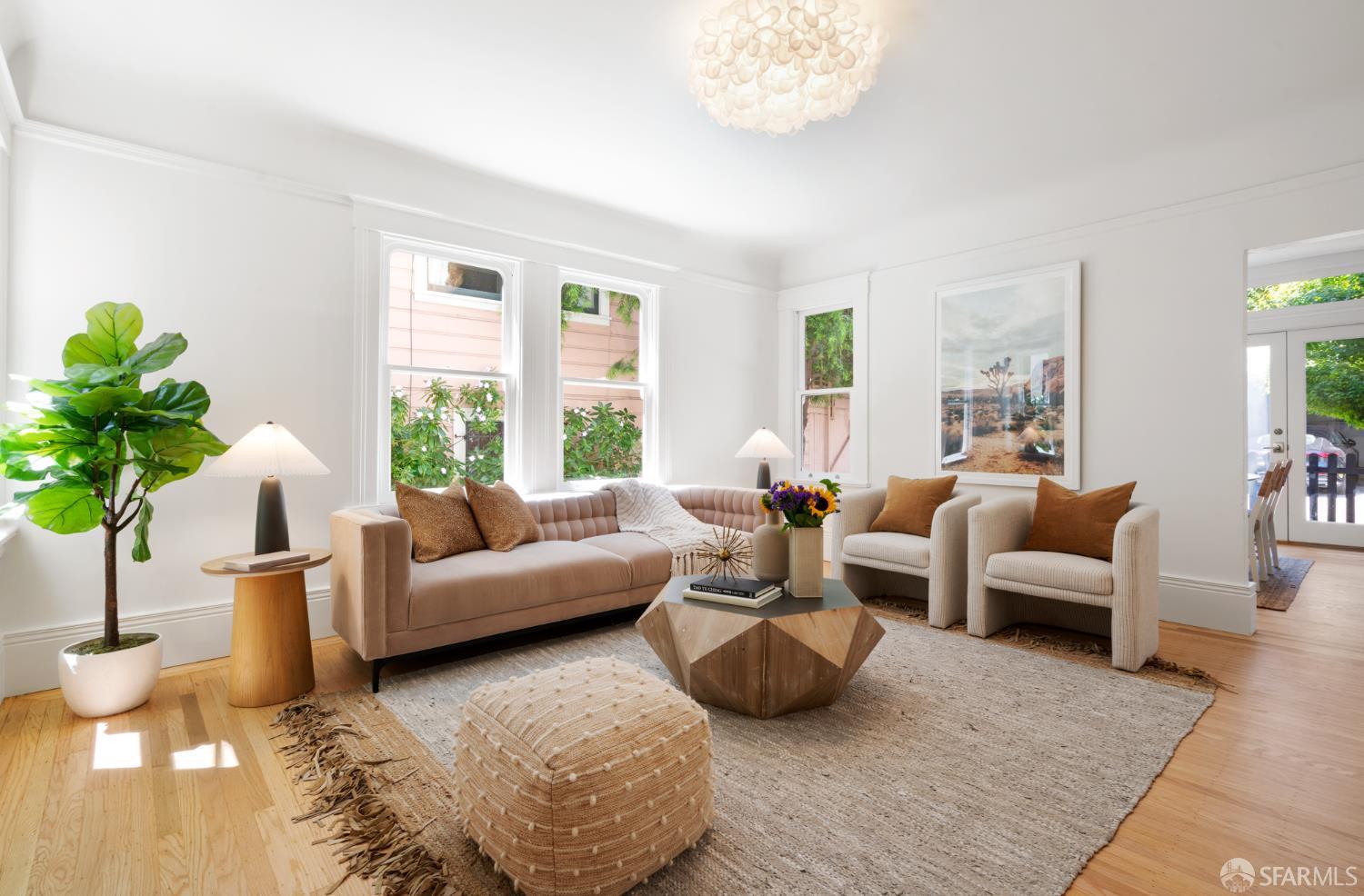 Photo #2: 425071305 Listing 