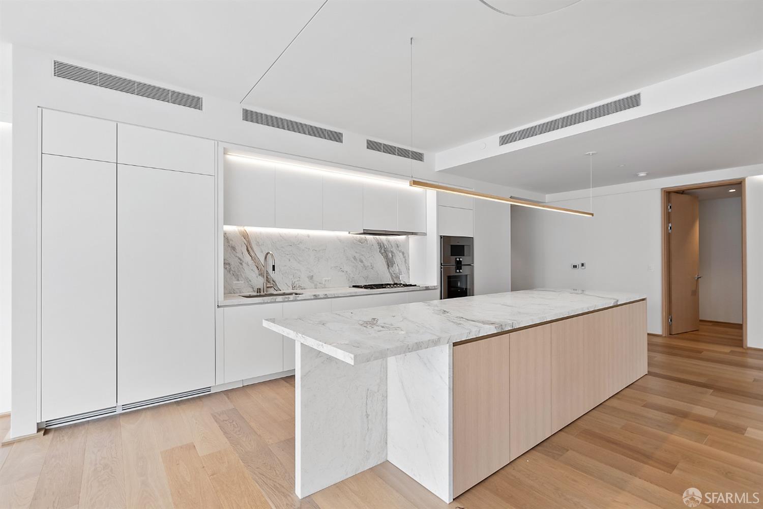 Detail Gallery Image 7 of 50 For 1 Steuart Ln #1903,  San Francisco,  CA 94105 - 3 Beds | 3 Baths
