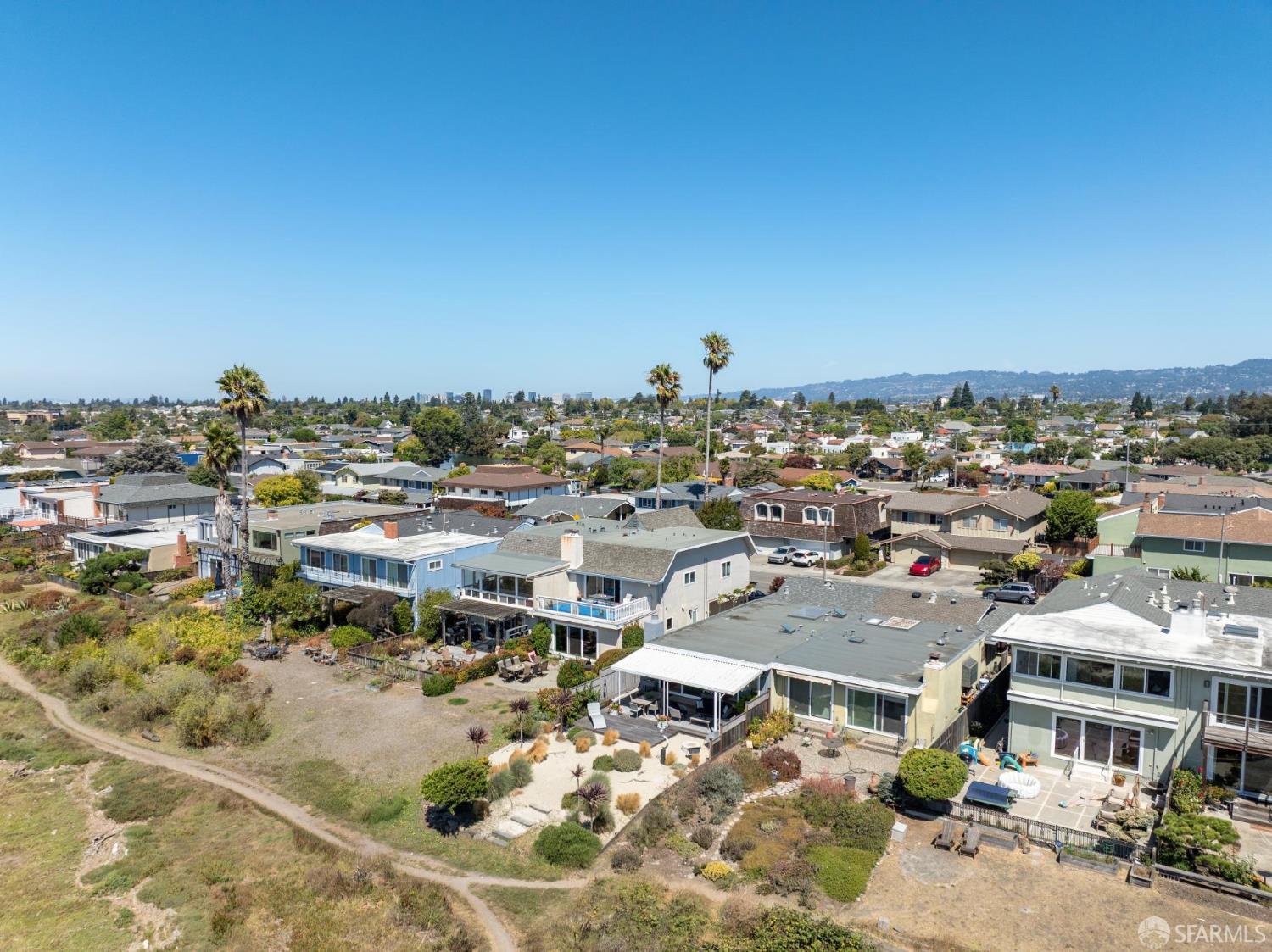 Detail Gallery Image 35 of 45 For 2916 Bayview Dr, Alameda,  CA 94501 - 2 Beds | 2 Baths