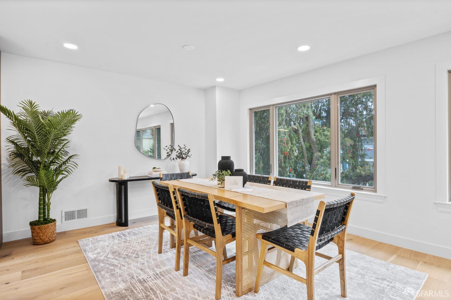 Detail Gallery Image 6 of 49 For 876 Chenery St, San Francisco,  CA 94131 - 3 Beds | 2 Baths