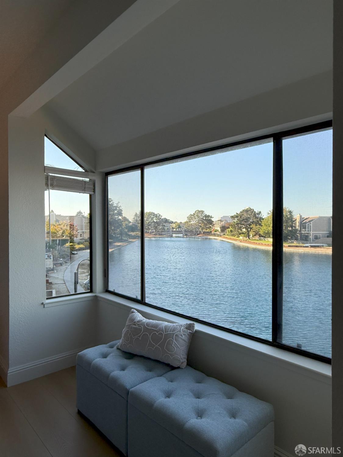 Detail Gallery Image 24 of 34 For 879 Carina Ln, Foster City,  CA 94044 - 3 Beds | 2/1 Baths