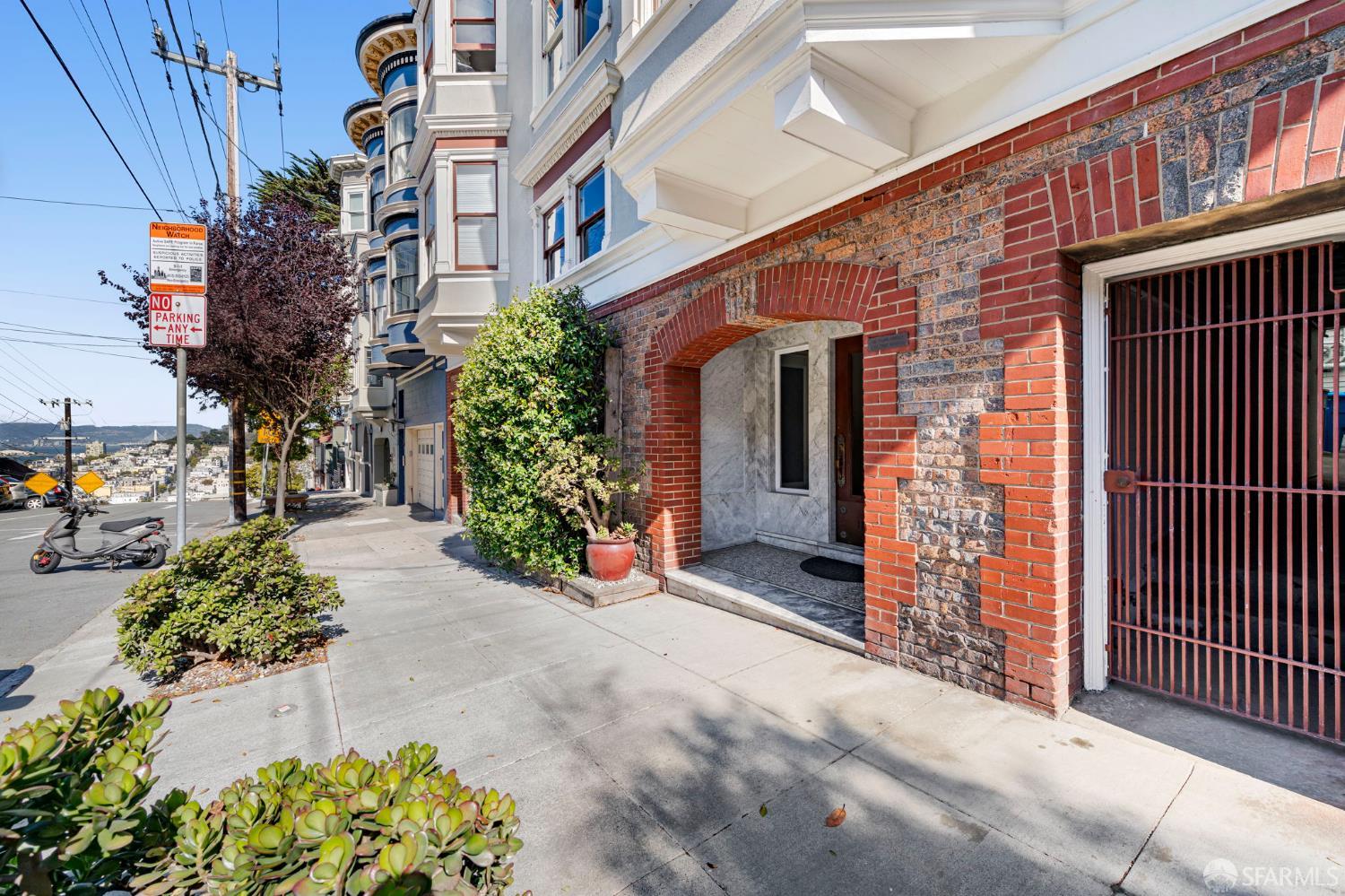 Photo #3: 425071256 Listing 