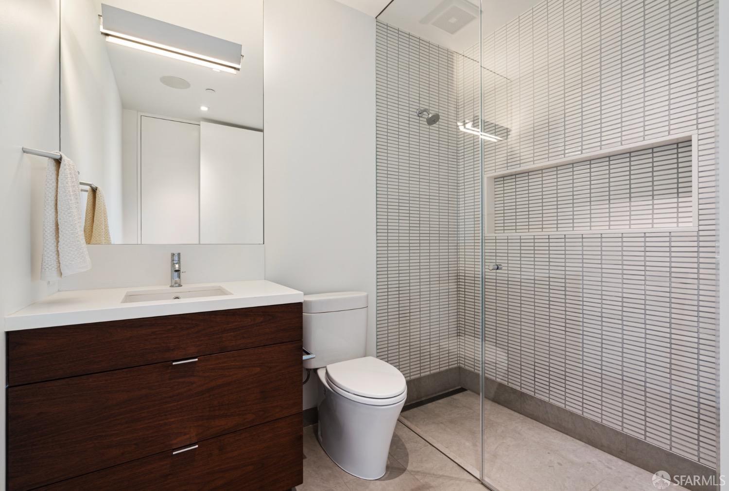 Detail Gallery Image 25 of 52 For 150 Glenbrook Ave, San Francisco,  CA 94114 - 6 Beds | 6/2 Baths