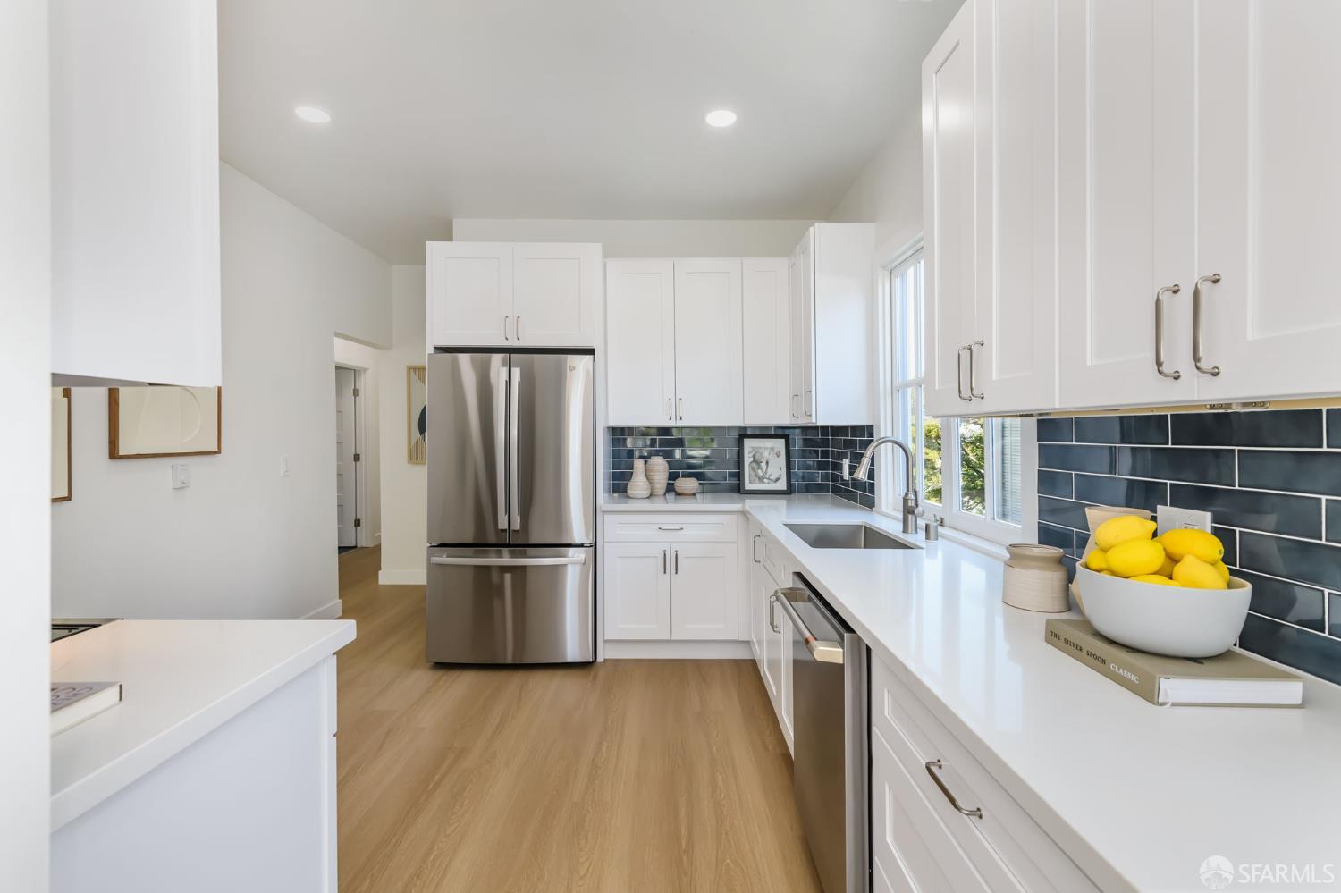 Detail Gallery Image 5 of 25 For 3779 25th St, San Francisco,  CA 94110 - – Beds | – Baths