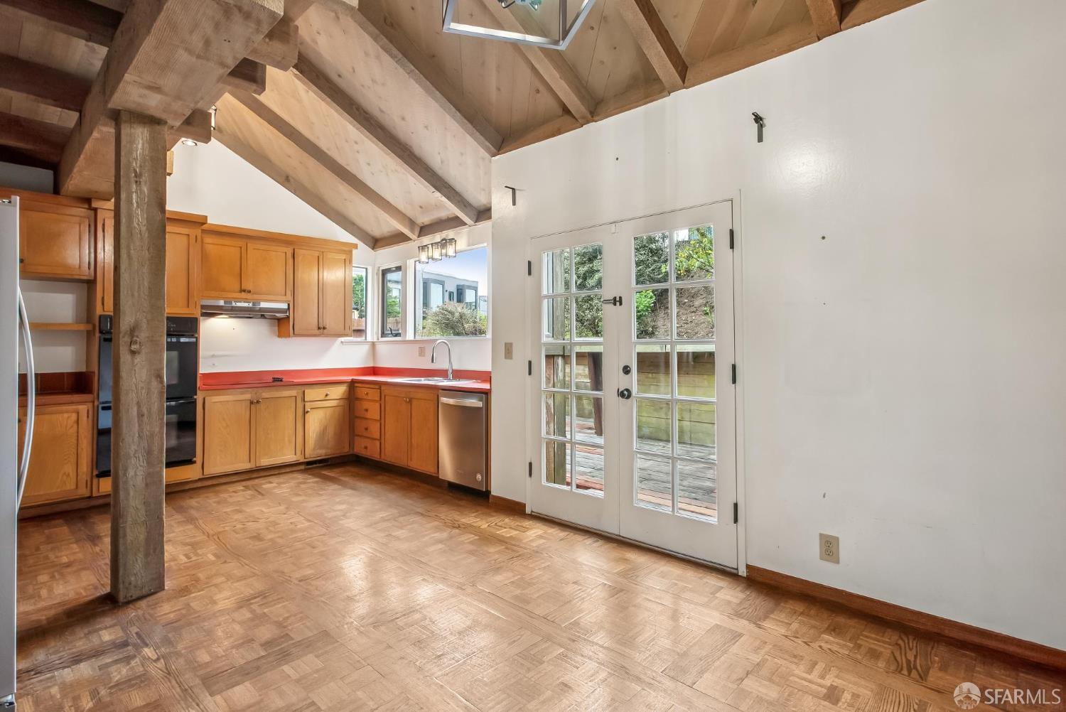 Detail Gallery Image 50 of 98 For 19 Gateview Ct, San Francisco,  CA 94116 - 4 Beds | 2/1 Baths