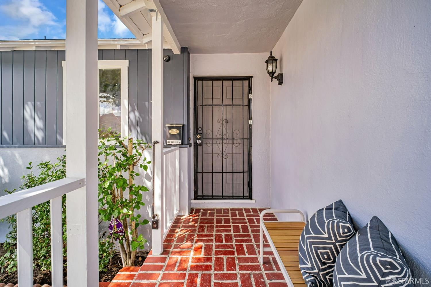 Detail Gallery Image 2 of 26 For 1315 Dorothy Ave, San Leandro,  CA 94578 - 2 Beds | 1 Baths