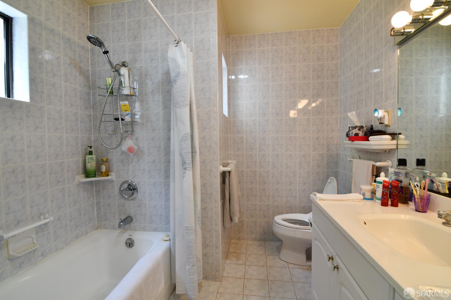 Detail Gallery Image 13 of 31 For 425 Pacheco St, San Francisco,  CA 94116 - 3 Beds | 3 Baths