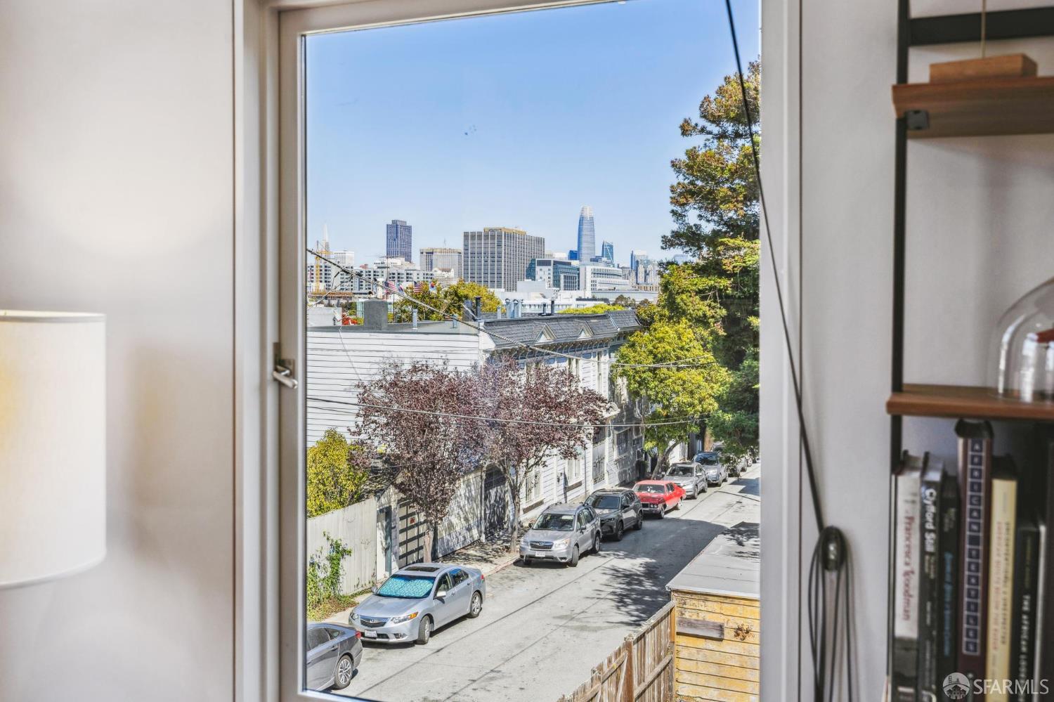 Detail Gallery Image 4 of 51 For 675 Ivy St, San Francisco,  CA 94102 - 2 Beds | 2 Baths