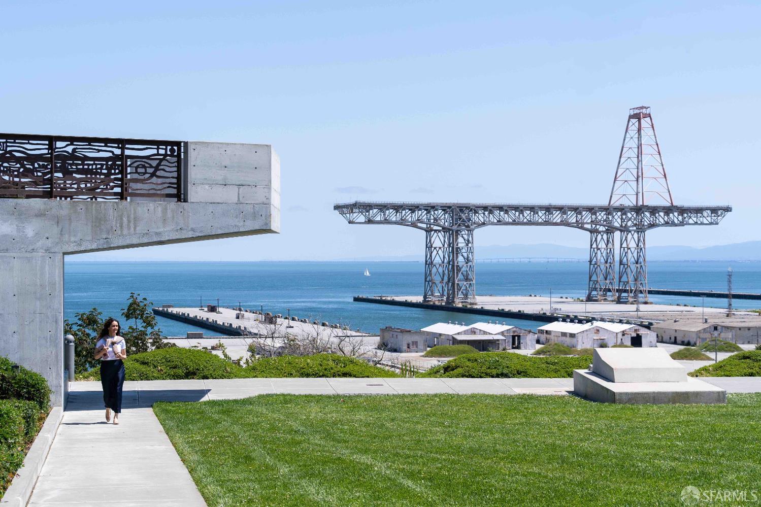 Detail Gallery Image 29 of 35 For 51 Innes Ct #403,  San Francisco,  CA 94124 - 3 Beds | 2 Baths