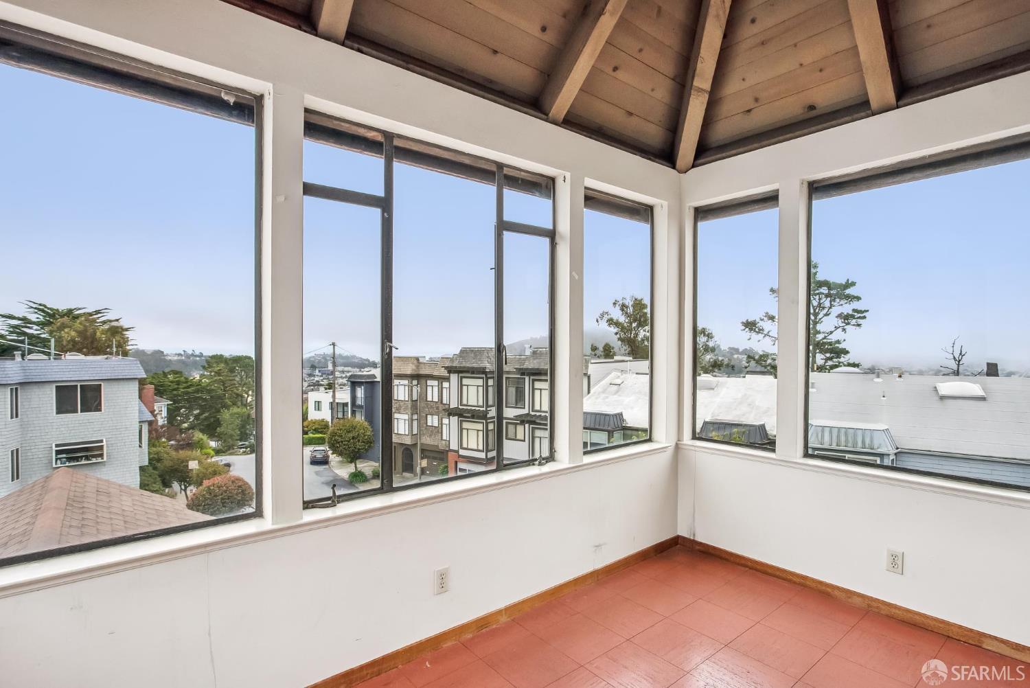 Detail Gallery Image 88 of 98 For 19 Gateview Ct, San Francisco,  CA 94116 - 4 Beds | 2/1 Baths