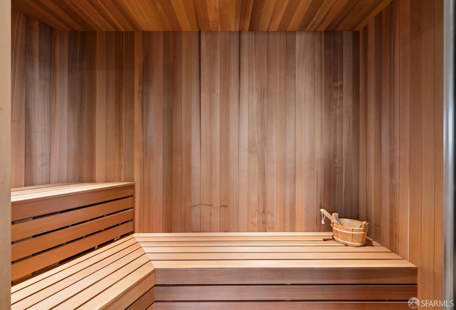 Detail Gallery Image 34 of 52 For 150 Glenbrook Ave, San Francisco,  CA 94114 - 6 Beds | 6/2 Baths