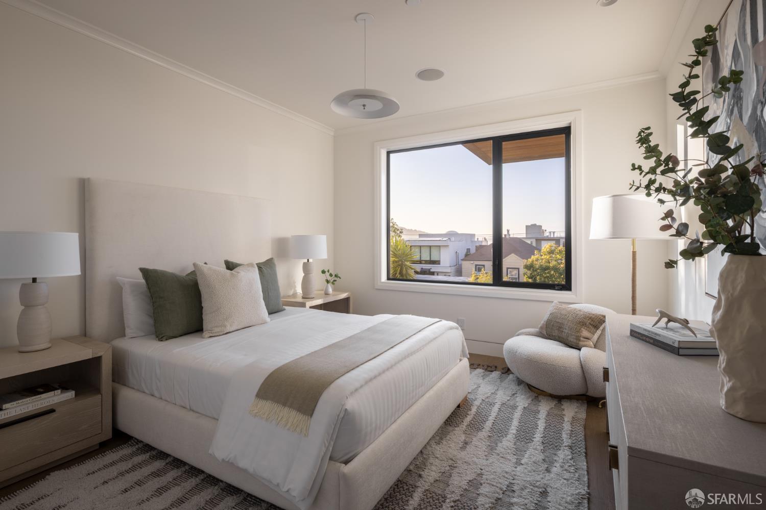 Detail Gallery Image 44 of 52 For 2724 Filbert St, San Francisco,  CA 94123 - 6 Beds | 6/2 Baths