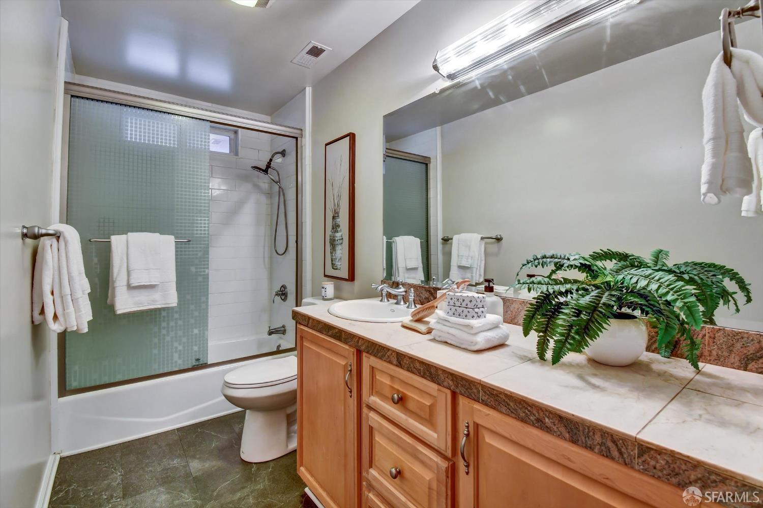 Detail Gallery Image 27 of 38 For 1138 Everglades Dr, Pacifica,  CA 94044 - 5 Beds | 4/1 Baths