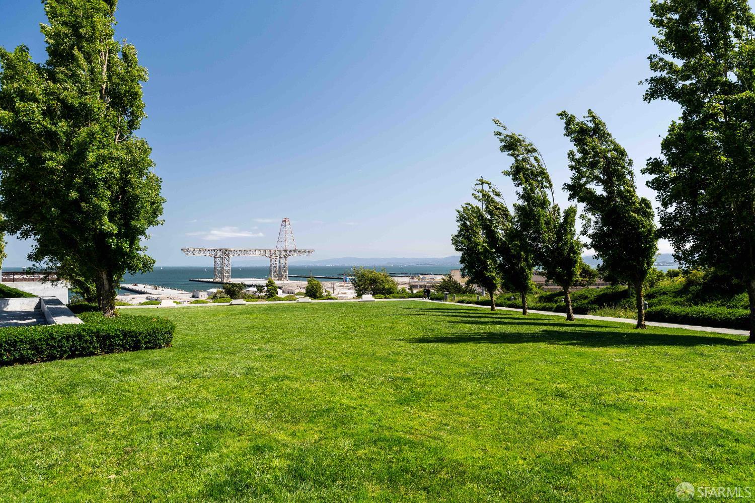 Detail Gallery Image 27 of 35 For 51 Innes Ct #403,  San Francisco,  CA 94124 - 3 Beds | 2 Baths