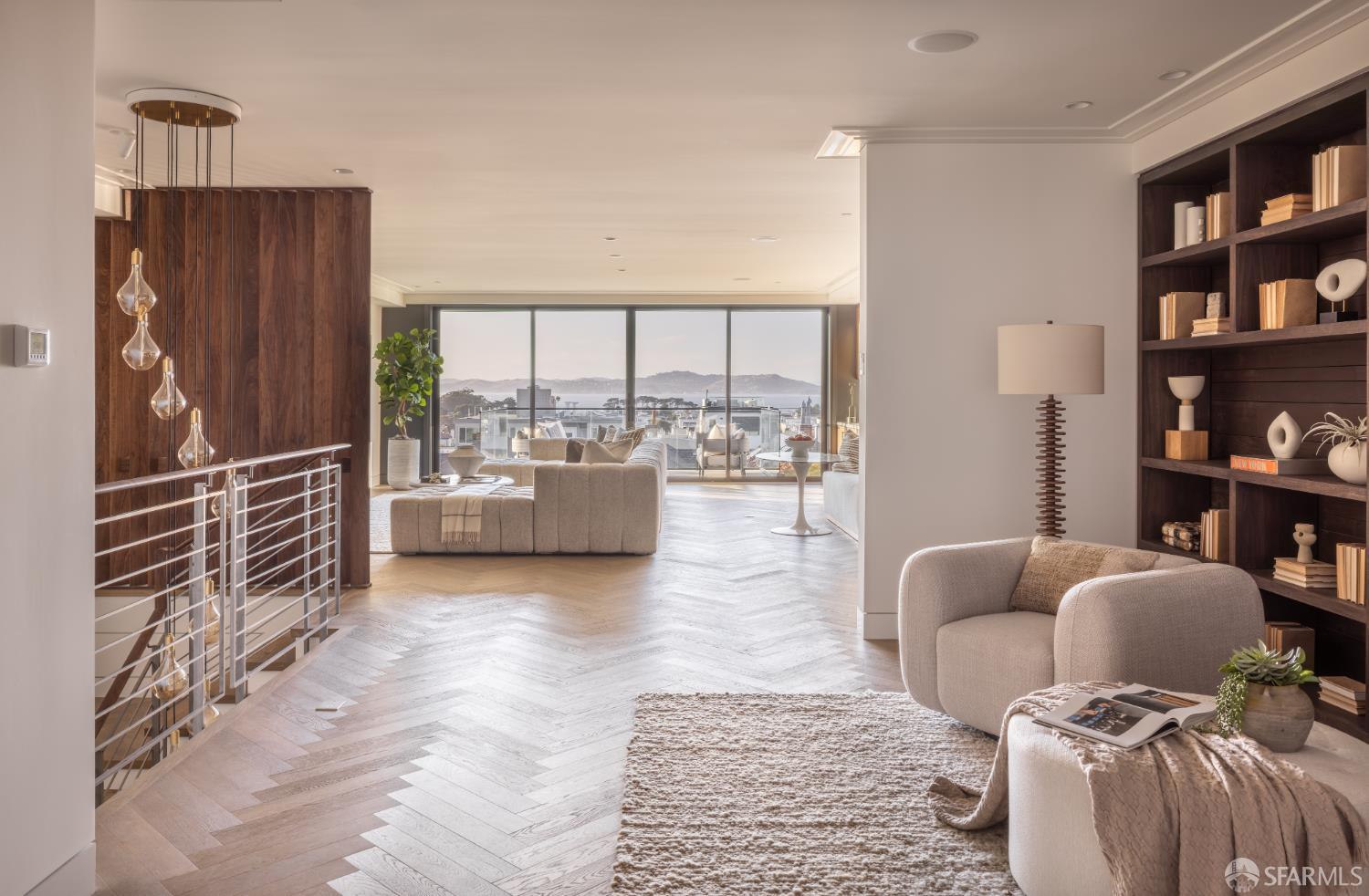 Detail Gallery Image 30 of 52 For 2724 Filbert St, San Francisco,  CA 94123 - 6 Beds | 6/2 Baths