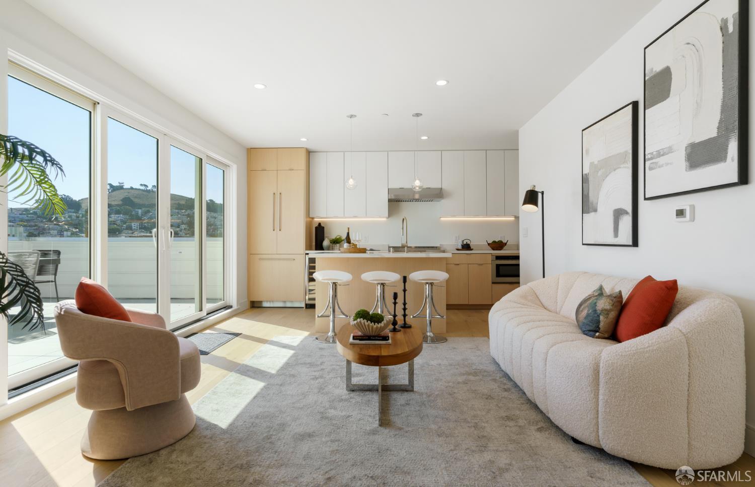 Photo #2: 425071523 Listing: Photo #2