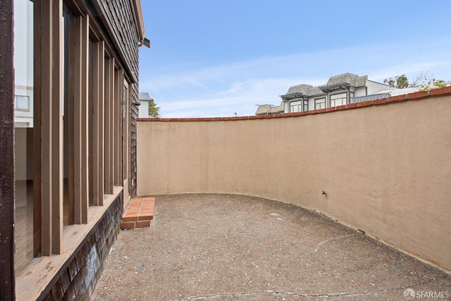 Detail Gallery Image 19 of 98 For 19 Gateview Ct, San Francisco,  CA 94116 - 4 Beds | 2/1 Baths