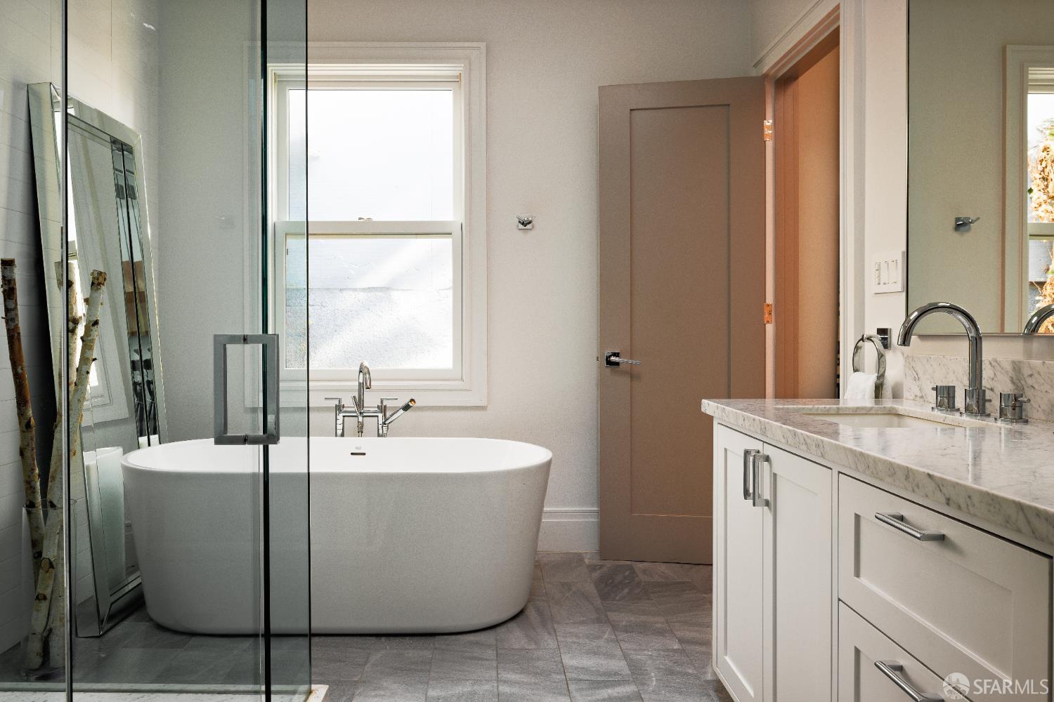 Detail Gallery Image 28 of 35 For 447 Greenwich St, San Francisco,  CA 94133 - – Beds | – Baths