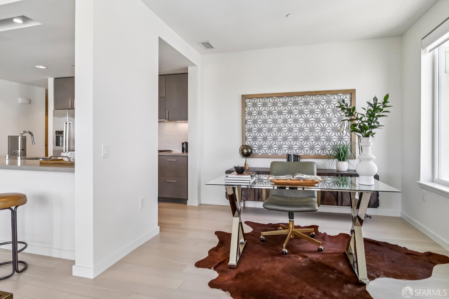 Detail Gallery Image 6 of 35 For 51 Innes Ct #403,  San Francisco,  CA 94124 - 3 Beds | 2 Baths
