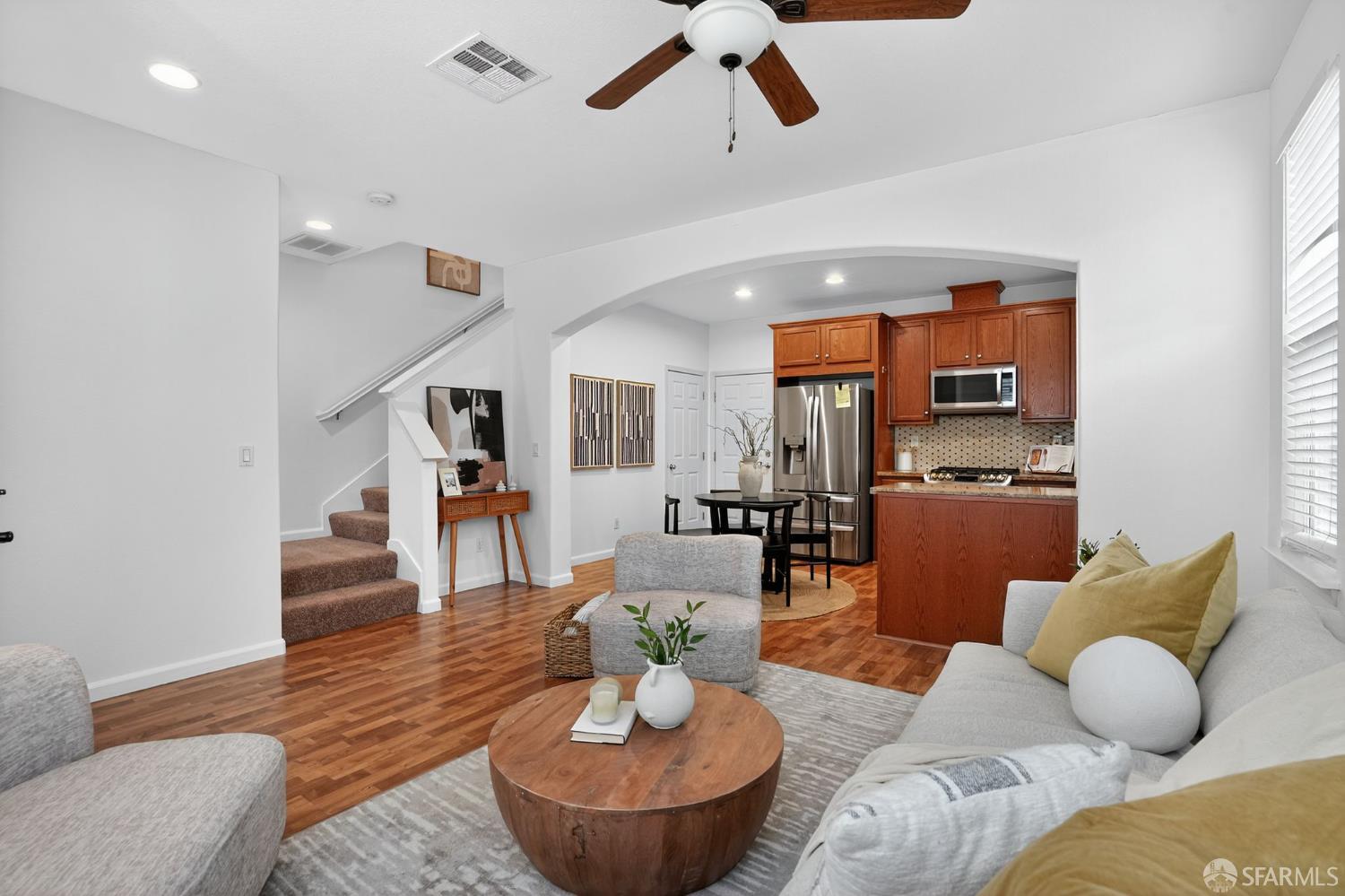 Detail Gallery Image 6 of 30 For 307 Toscana Way, Hayward,  CA 94545 - 3 Beds | 2/1 Baths