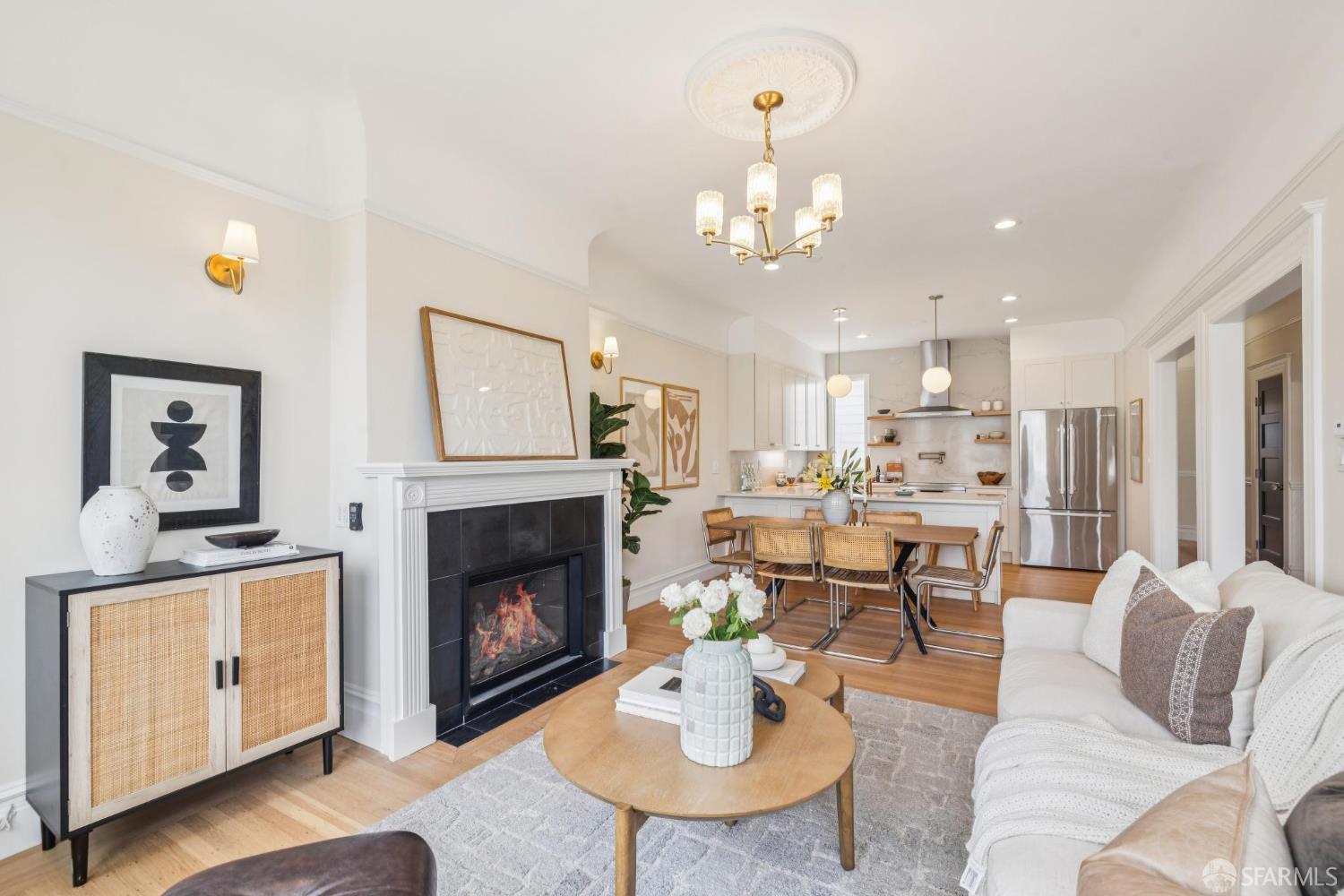 Photo #5: 425068790 Listing 