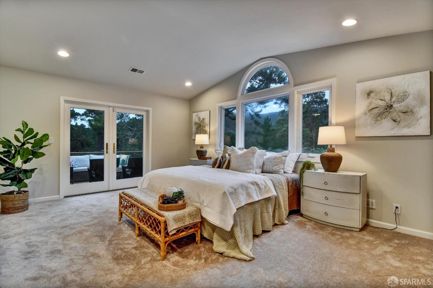 Detail Gallery Image 13 of 38 For 1138 Everglades Dr, Pacifica,  CA 94044 - 5 Beds | 4/1 Baths