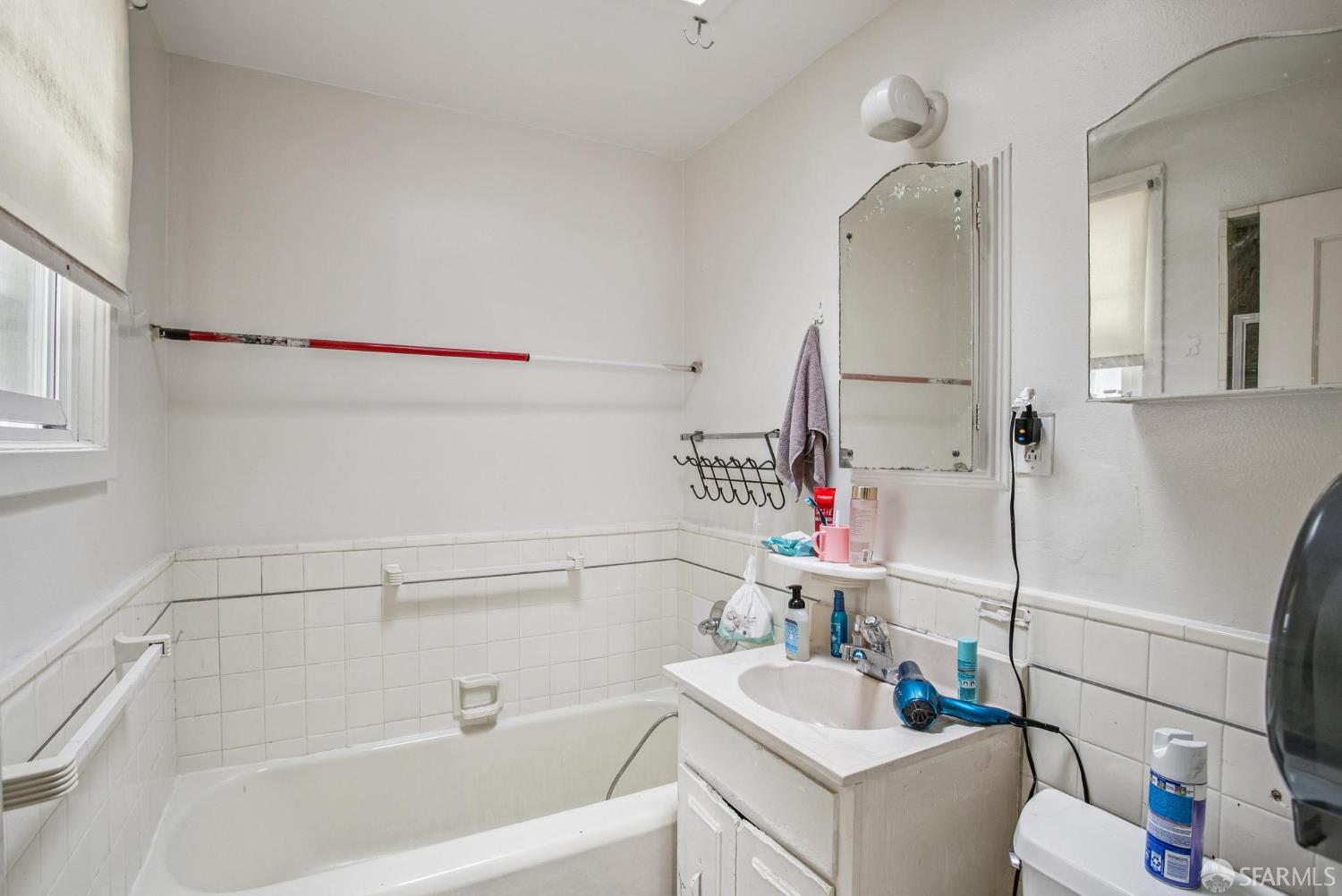 Detail Gallery Image 12 of 19 For 1532 Cabrillo St, San Francisco,  CA 94118 - 2 Beds | 1 Baths