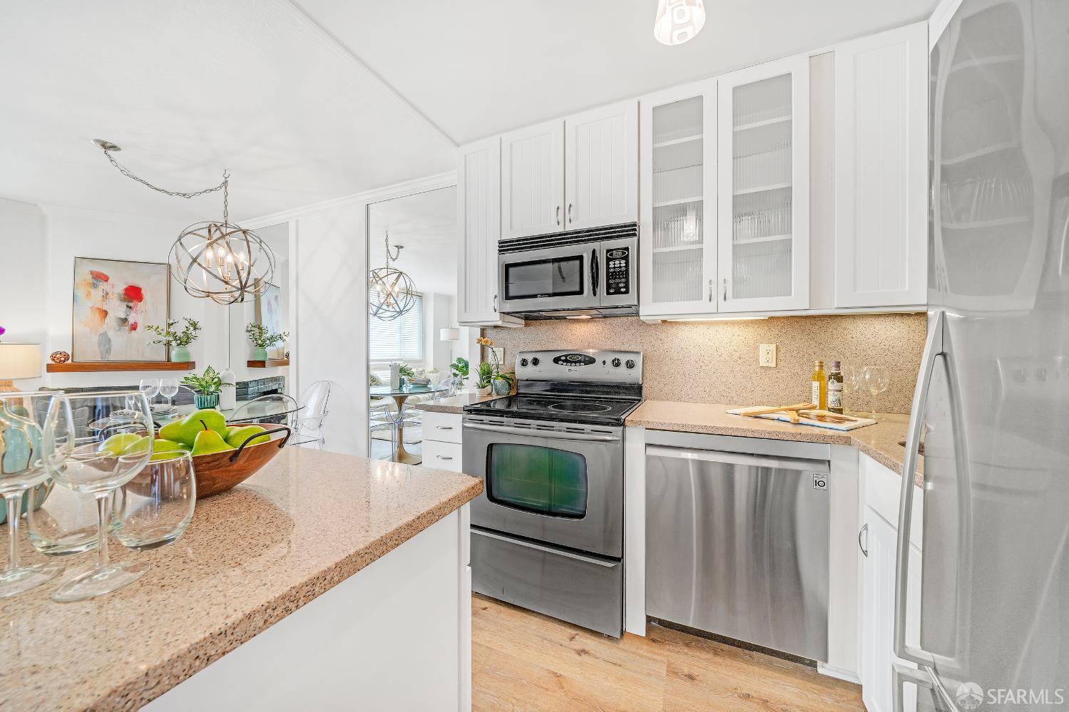 Detail Gallery Image 9 of 28 For 439 Greenwich St #9,  San Francisco,  CA 94133 - 1 Beds | 1 Baths